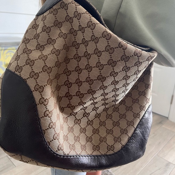 100% Authentic! Brand new, never used Vintage Gucci handbag with original box. - Picture 6 of 9